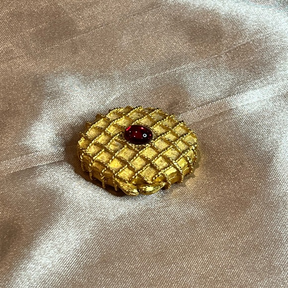 Vintage Houbigant perfume locket - Picture 4 of 8